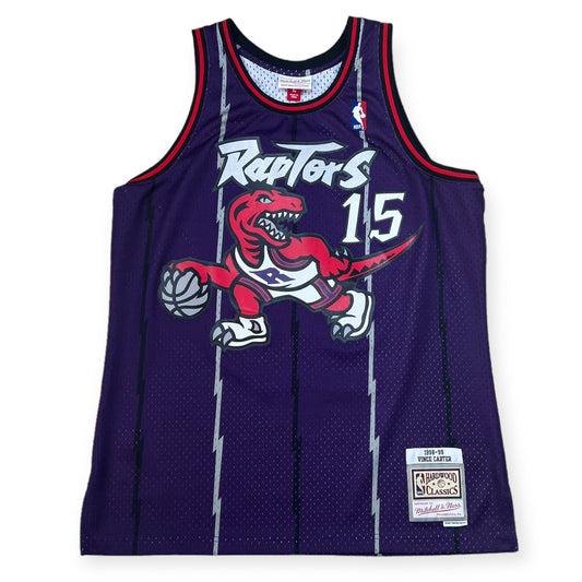 Toronto Raptors Vince Carter sports jersey (L)