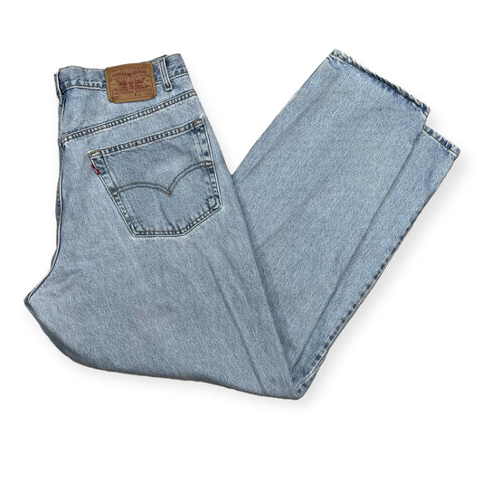 1990's Levi's 550 relaxed fit light wash denim pants (38X32)